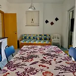 Beachfront Gem - 아파트 *
